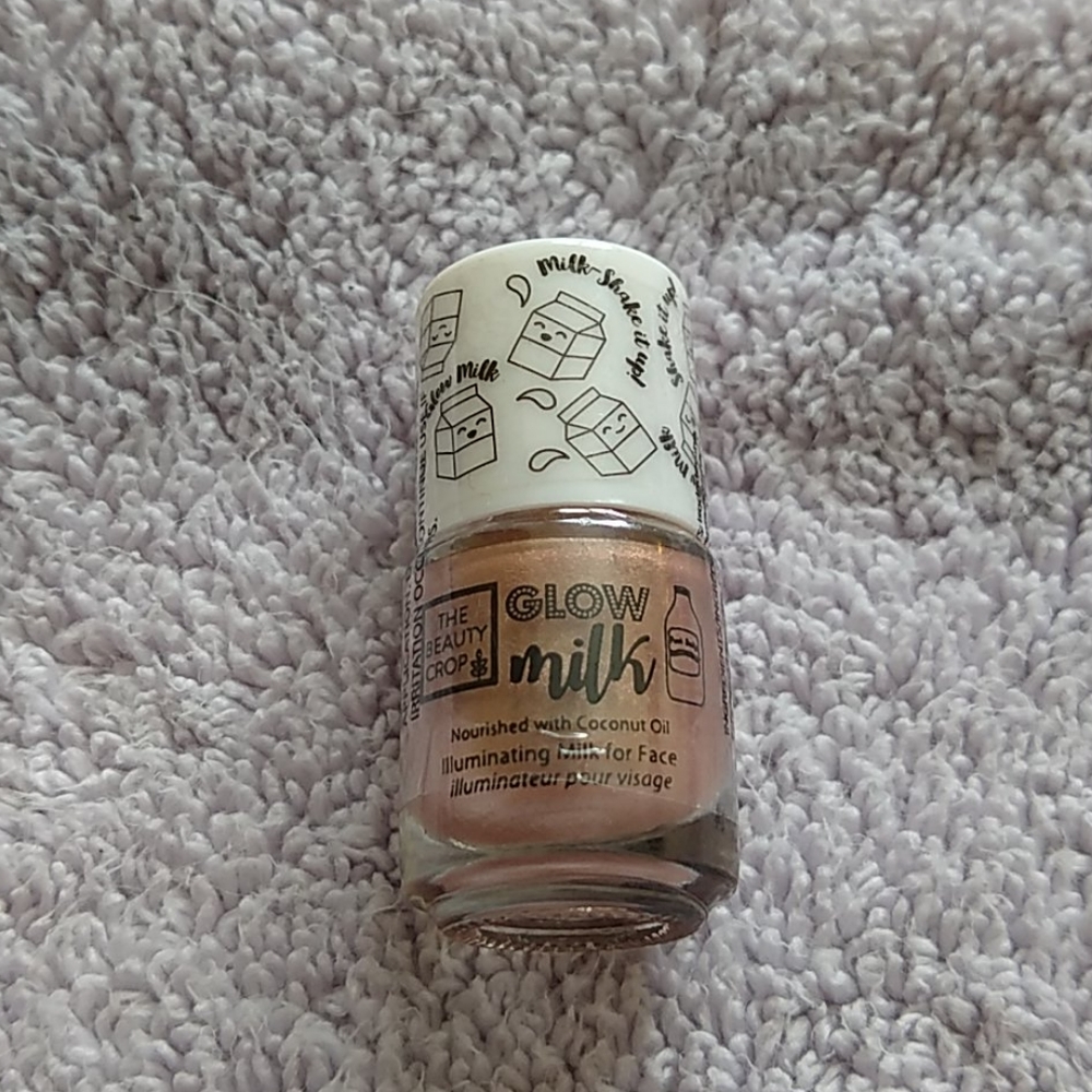 The Beauty Crop Glow Milk / Love you so Matcha